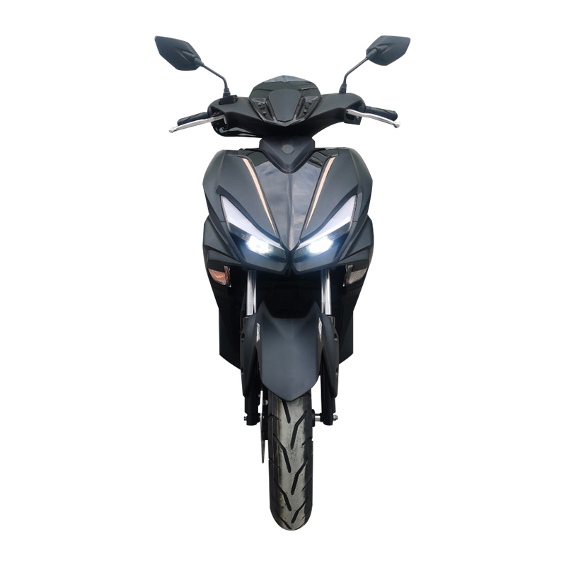 Motocicleta de 170 cc con diseño elegante y rendimiento deportivo de la generación NVX2