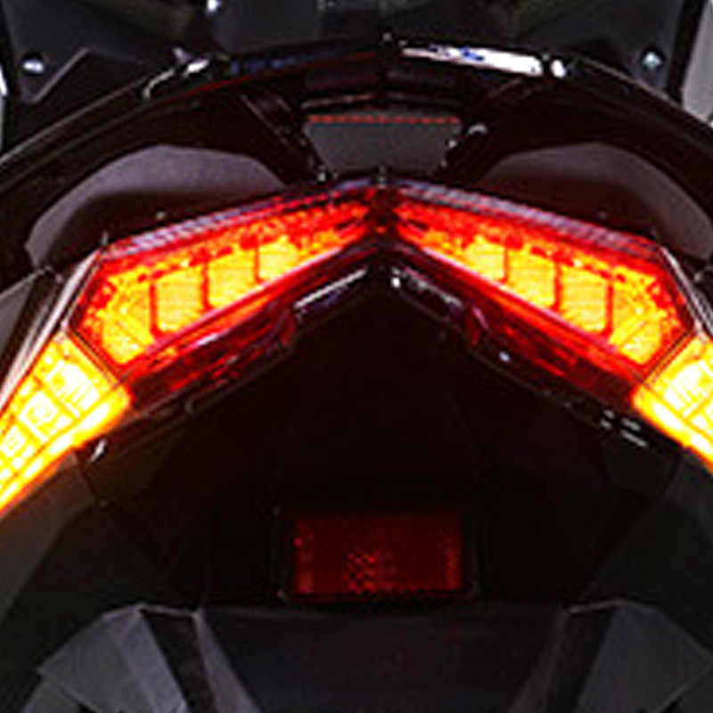 Motocicleta WOLF-X 150 cc con Instrumento Mecánico de Luz Fría