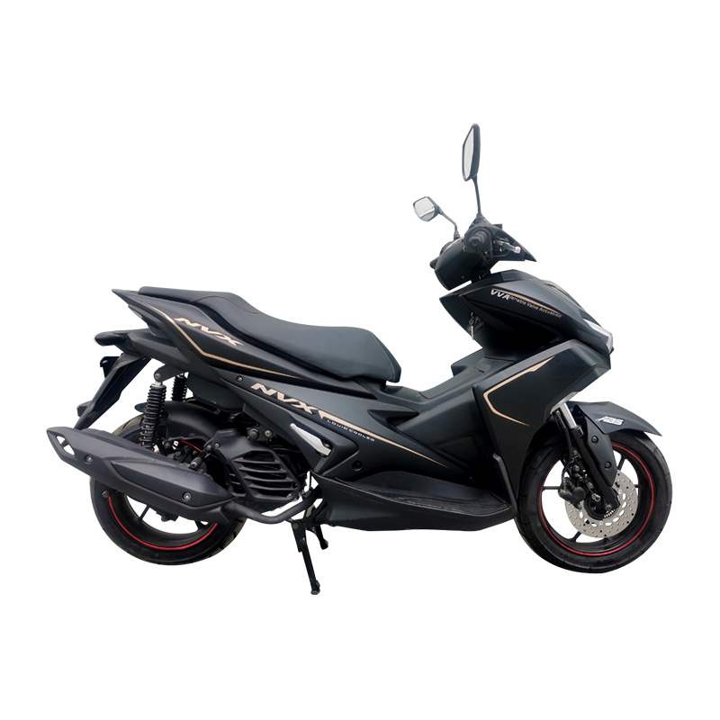 Motocicleta de 170 cc con diseño elegante y rendimiento deportivo de la generación NVX2