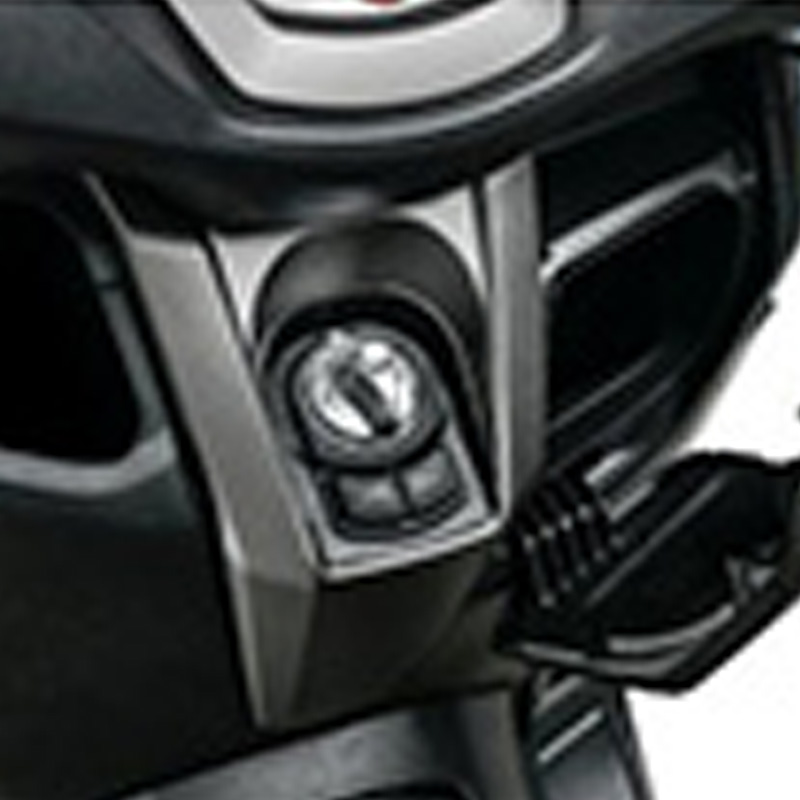 Motocicleta scooter Z-Max de 170 cc con parabrisas elevado y asientos segmentados